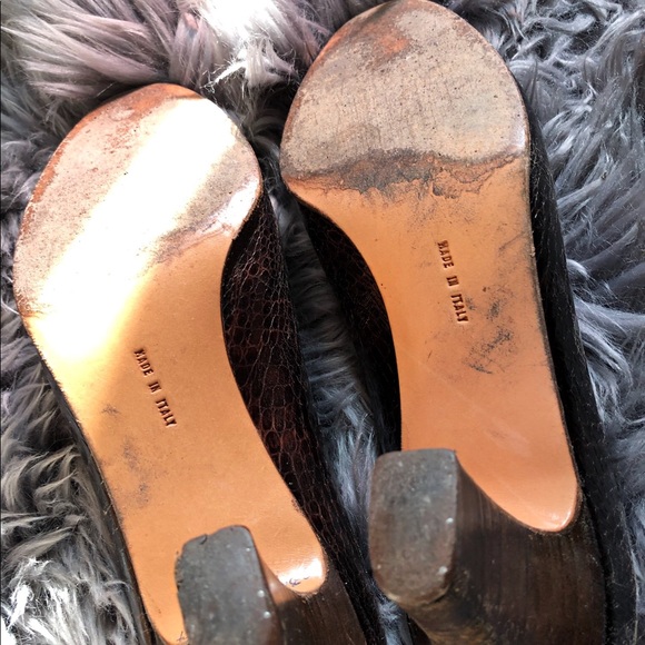 Salvatore Ferragamo brown embossed crocodile shoes - Picture 7 of 7